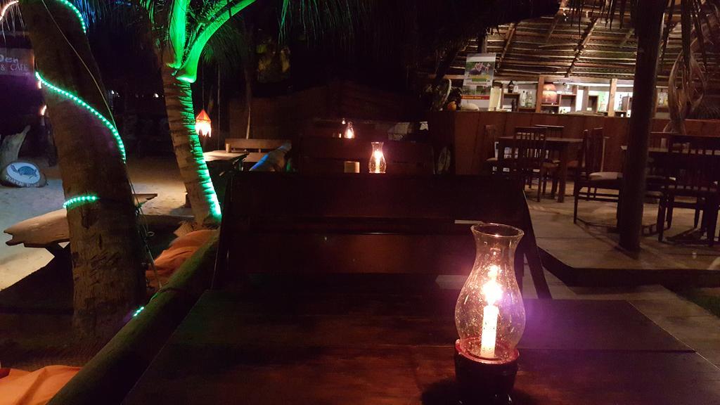 The Den Guest House Hikkaduwa Exterior foto